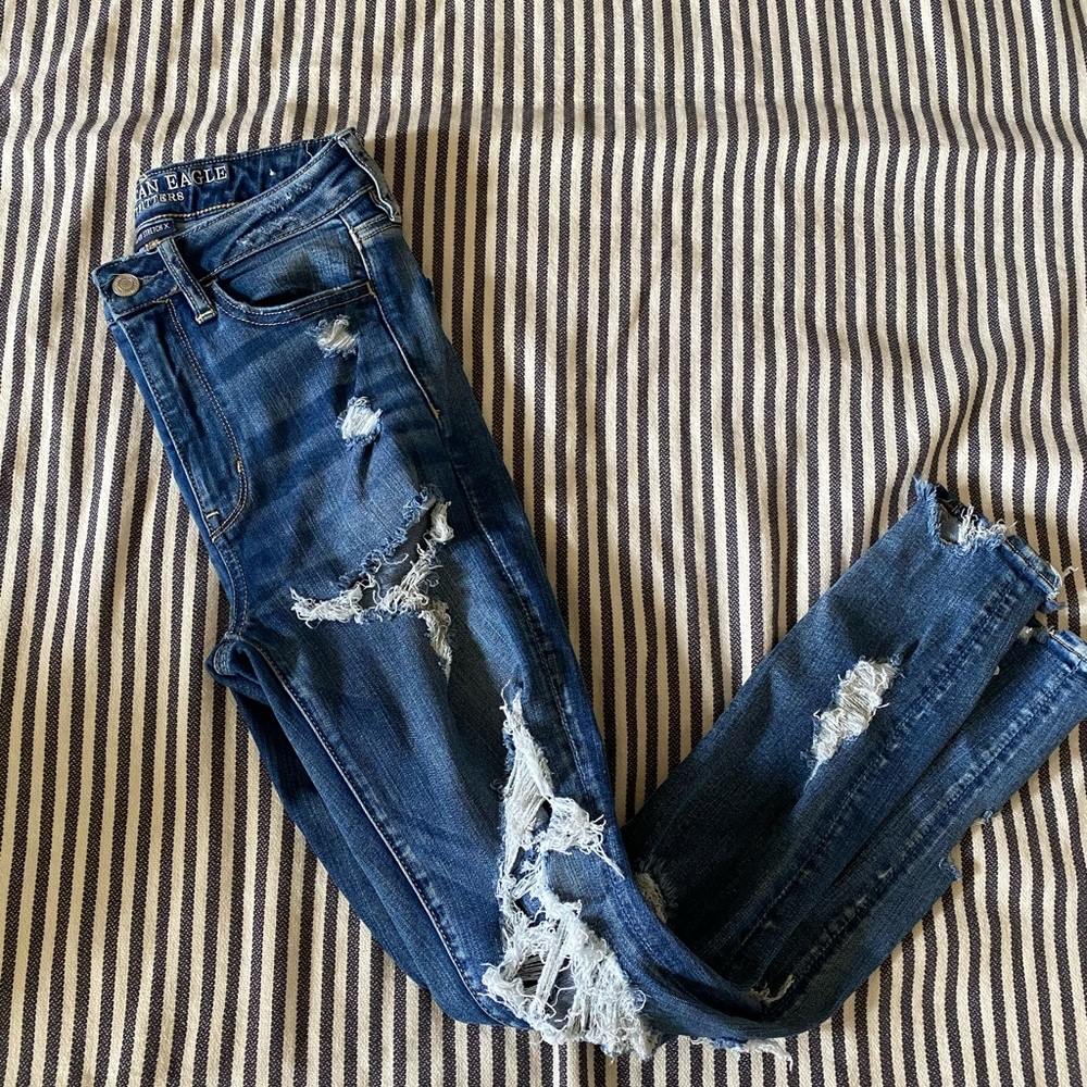✰ distressed American eagle jeans ✰